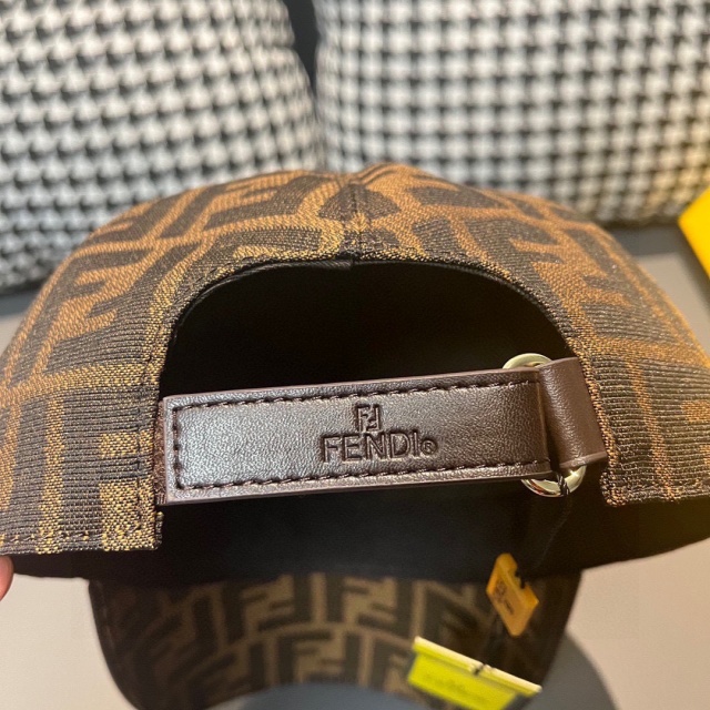 펜디 FENDI 남성 볼캡 F00120