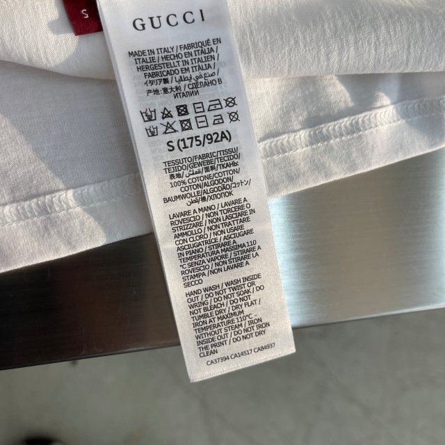 구찌 GUCCI 남성 라운드 반팔 GU6370