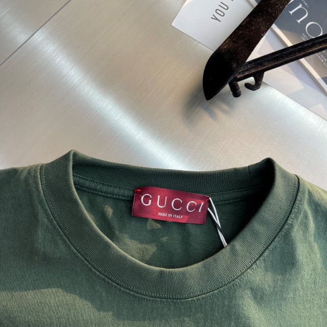 구찌 GUCCI 남성 라운드 반팔 GU6371