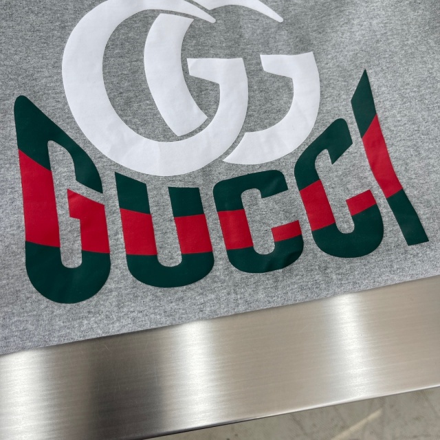 구찌 GUCCI 남성 라운드 반팔 GU6372