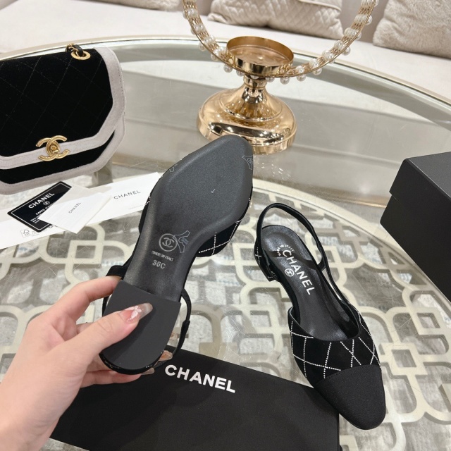 샤넬 CHANEL 여성 슬링백 C01726