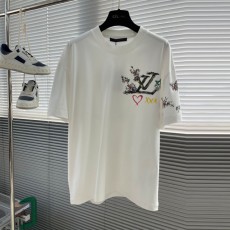 루이비통 LV 남성 라운드 반팔 LV8205