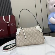구찌 GUCCI GG 엠블럼 스몰 토트백 815218 GU1324