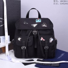 프라다 PRADA 남여공용 패치 백팩 1BZ2811 PR0837