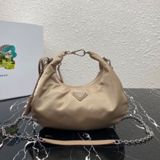 프라다 PRADA 1BH172 리에디션 나일론 호보백 PR01103