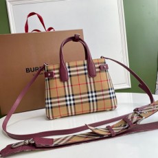 버버리 BURBERRY 여성 타이틀백 BB0732