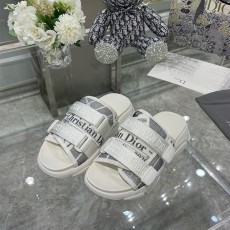 디올 DIOR 여성 디원더 카모플라쥬 뮬 슬리퍼 D09745