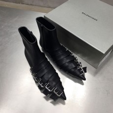 발렌시아가 Balenciaga 장식 앵클부츠 BG0655