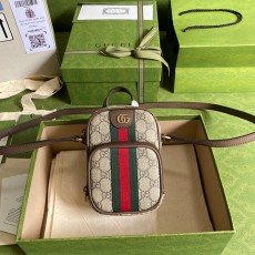 구찌 GUCCI 수프림 인터로킹 G 디테일 미니백 671682 GU01787