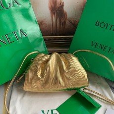 보테가 BOTTEGA VENETA 만두 미니 파우치백 585852 BO0765