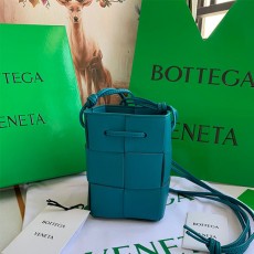 보테가 BOTTEGA VENETA 카세트 버킷백 680218 BO0784