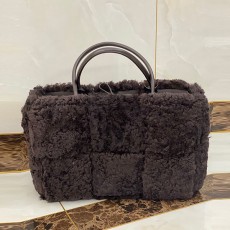 보테가 BOTTEGA VENETA 아르코 시어링 토트백 652867 BO0743