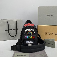 발렌시아가 Balenciaga 게이머패치 미니 백팩 BC0460