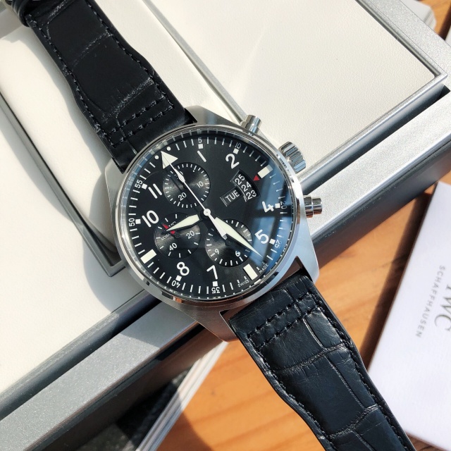 아이더블유씨 IWC 크로노그래프 클래식 IC013