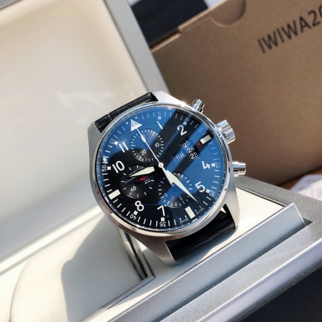 아이더블유씨 IWC 크로노그래프 클래식 IC013