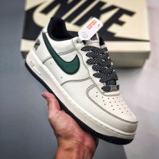 나이키 NIKE 에어포스 1 로우 UN2588-121 NK0695