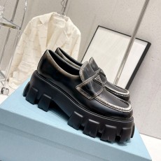 프라다 PRADA 여성 브러시드 레이스업 로퍼  PR0391