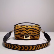 펜디 FENDI 바게트 숄더백  FD08447