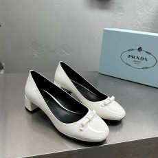 프라다 PRADA 여성  펌프스 PR0472