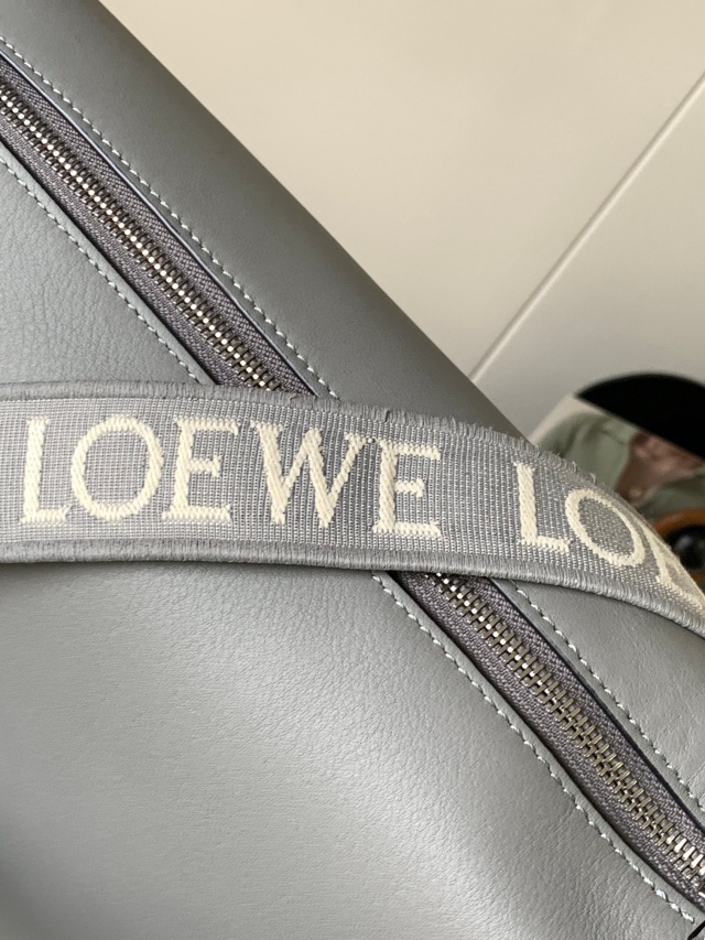 로에베 LOEWE 카프스킨 호보백 LW0151